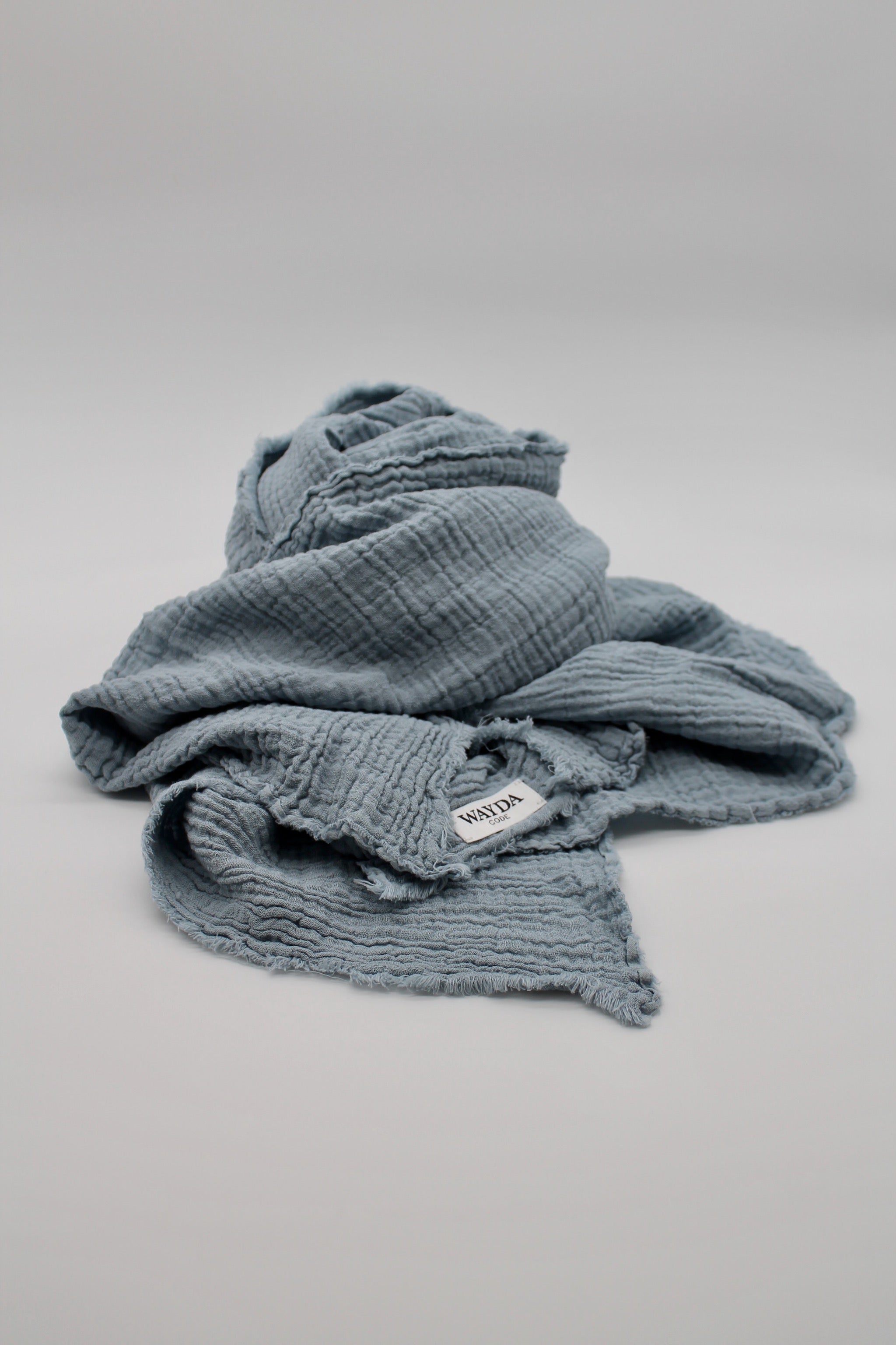 WAYDA muslin cotton scarf in eternity grey version edition – available in sizes 70x70cm, 100x100cm and 140x140cm, woven in Germany