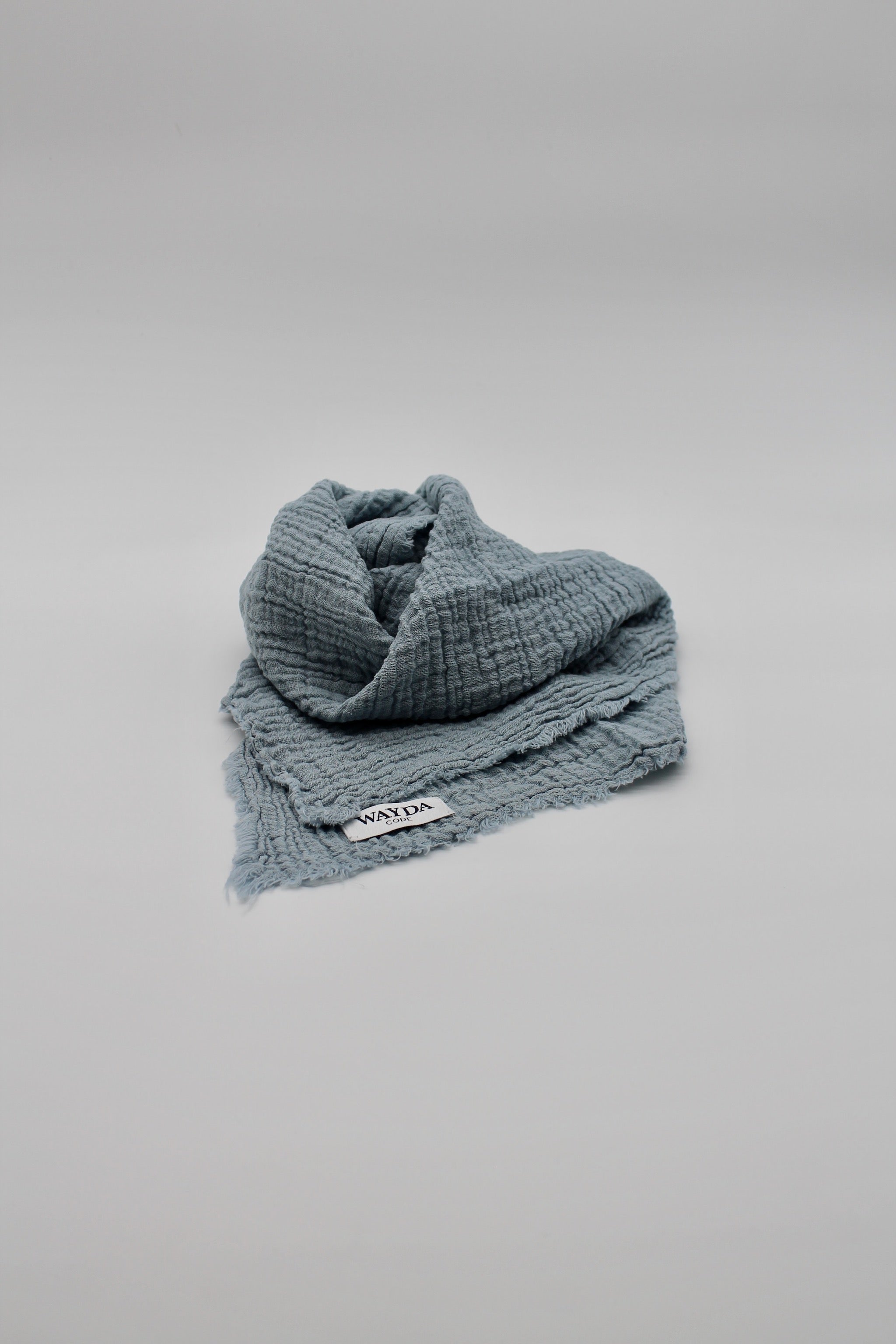 WAYDA muslin cotton scarf in eternity grey version edition – available in sizes 70x70cm, 100x100cm and 140x140cm, woven in Germany