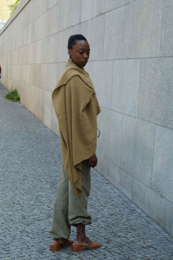 WAYDA muslin cotton scarf in modern bronze – available in sizes 70x70cm, 100x100cm and 140x140cm, woven in Germany