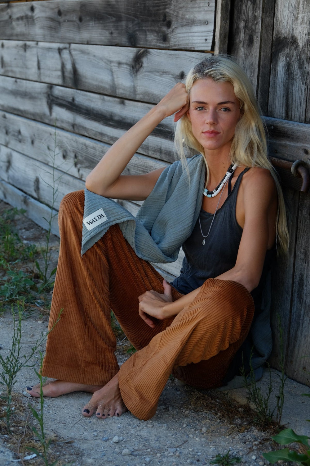 WAYDA muslin cotton scarf in mossy rock – available in sizes 100x100cm and 140x140cm, woven in Germany