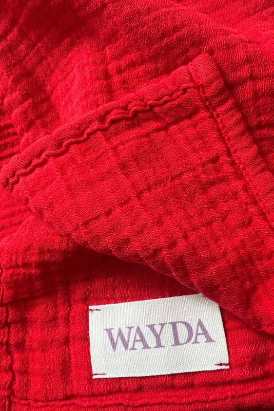 WAYDA muslin cotton scarf in reflecting red – available in sizes 70x70cm, 100x100cm and 140x140cm, woven in Germany