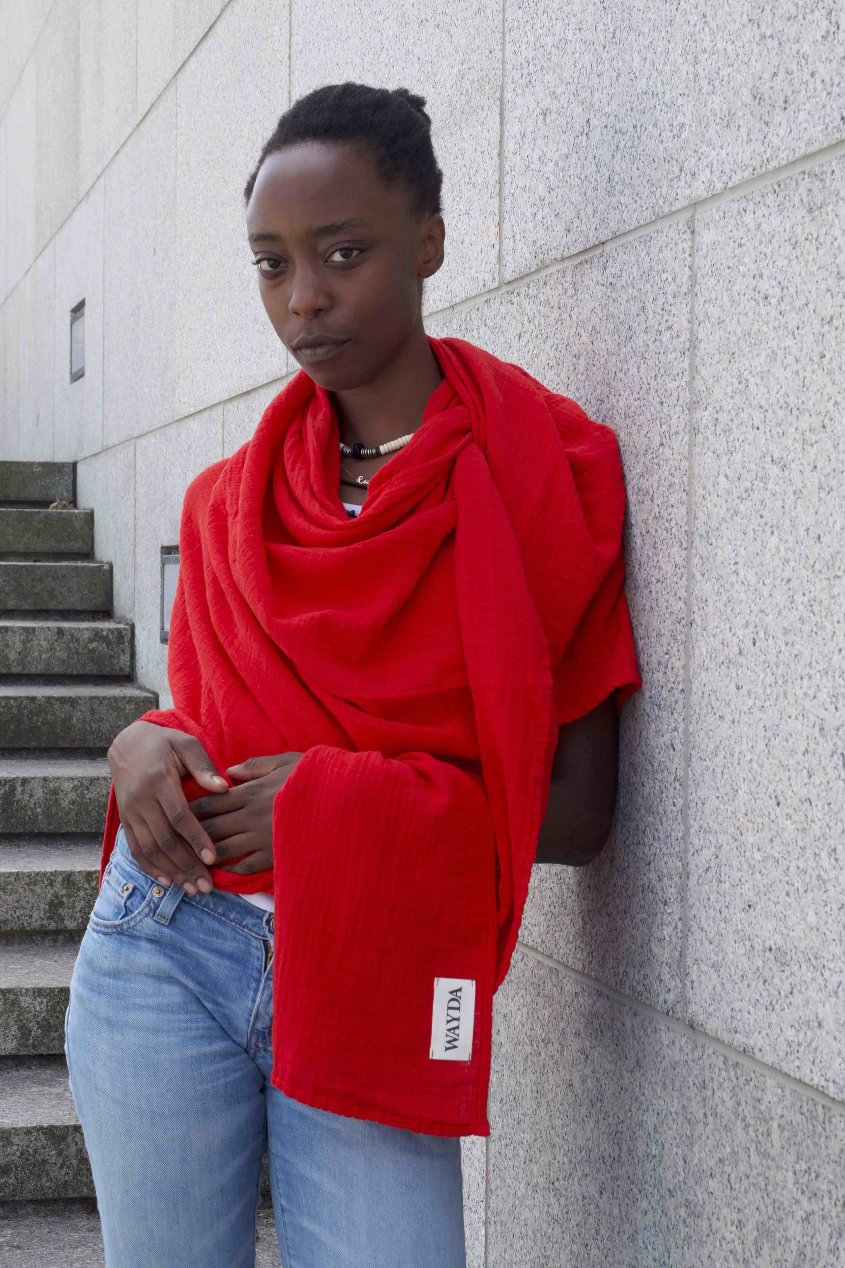 WAYDA muslin cotton scarf in reflecting red – available in sizes 70x70cm, 100x100cm and 140x140cm, woven in Germany
